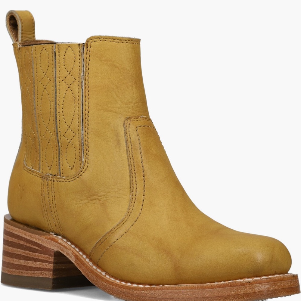 Frye Women's Tan Ankle Boots NWOT